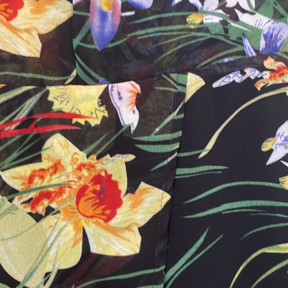 Daniel Rainn Floral sleeveless Top - Picture 8 of 15